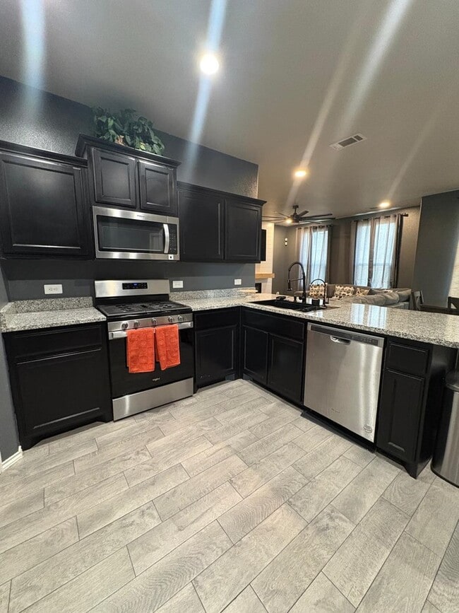 Photo - 2027 Ebbets Dr