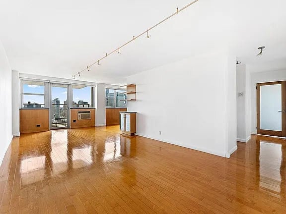 Photo - 75 Henry St Unidad 28H