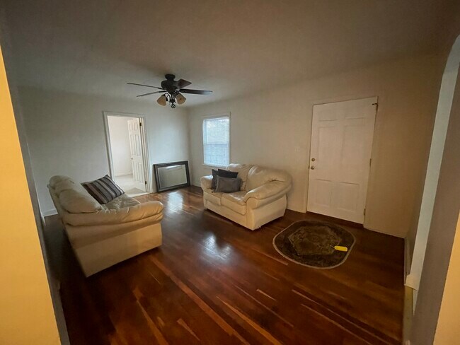 Photo - 2727 Stratford Dr