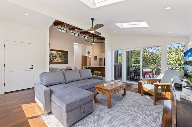 Building Photo - 153 W Waipio Rd Rental