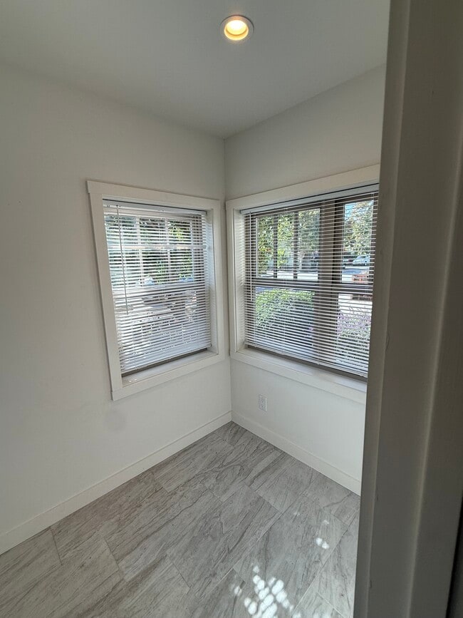 Photo - 133 Washburn Ave