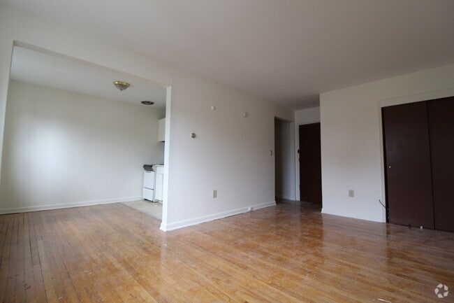 Building Photo - 33 Burnside Ave Rental