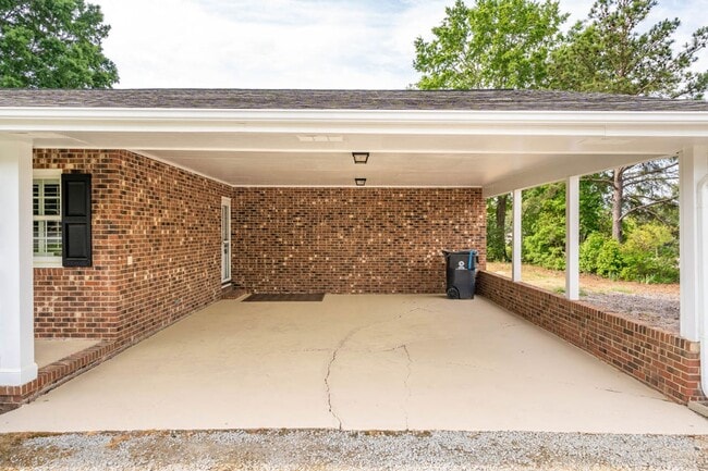 Photo - 7421 Roberts Rd