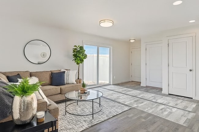 Building Photo - 37-39 S Drifter Loop Unit 37 S. Drifter Loop