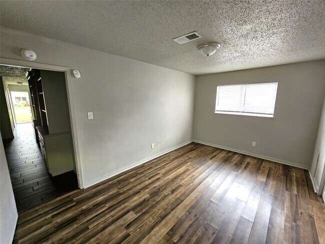 Photo - 2421 16th Ave N