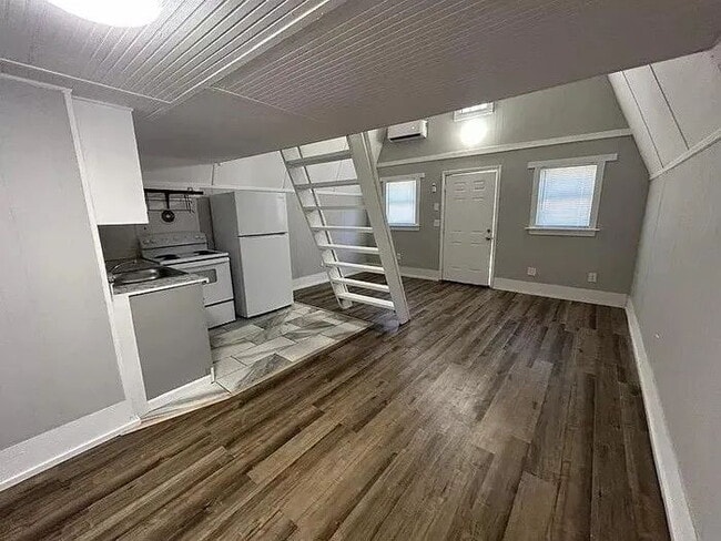 Photo - 118 Catherine Ct