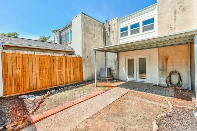 Building Photo - 1255 Blalock Rd