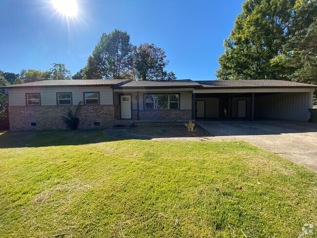 Building Photo - 2831 Strawberry Dr Rental