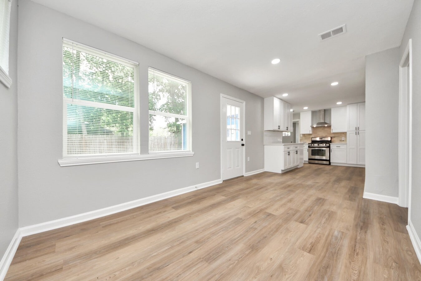 Photo - 710 Canary Cir