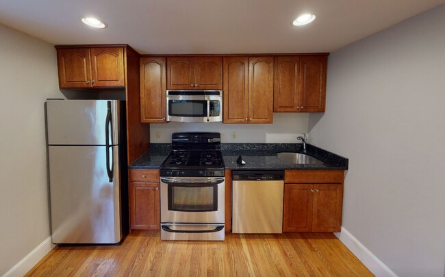 Building Photo - 434 Franklin St Unit 1L Rental