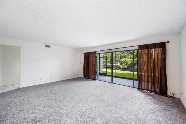 Photo - 12692 Shoreline Dr Unidad 3c