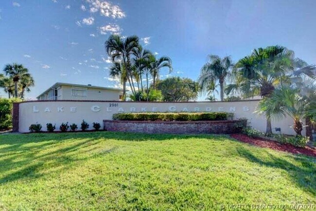2566 Garden Dr S Unidad 306