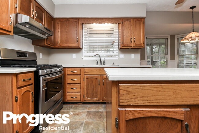 Photo - 505 Planceer Pl