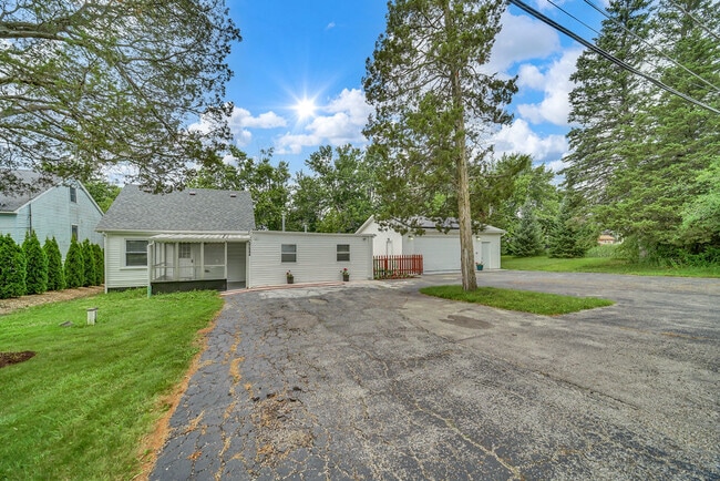 Photo - 37544 Columbus Ave