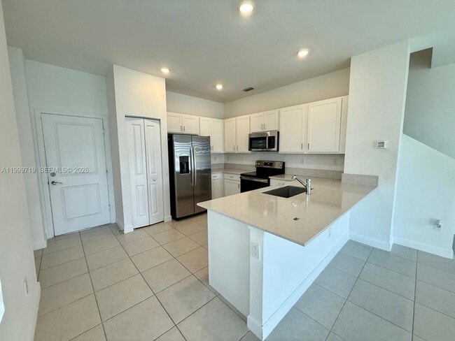 Photo - 6931 Harbours Edge Ave