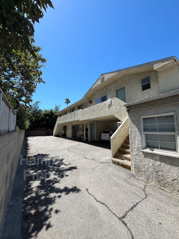 Building Photo - 5723 Willowcrest Ave Unit #6