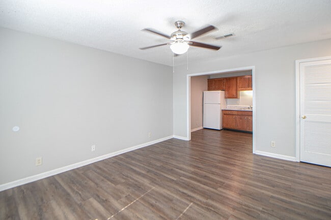 Photo - 145 Darlene Dr Unit H