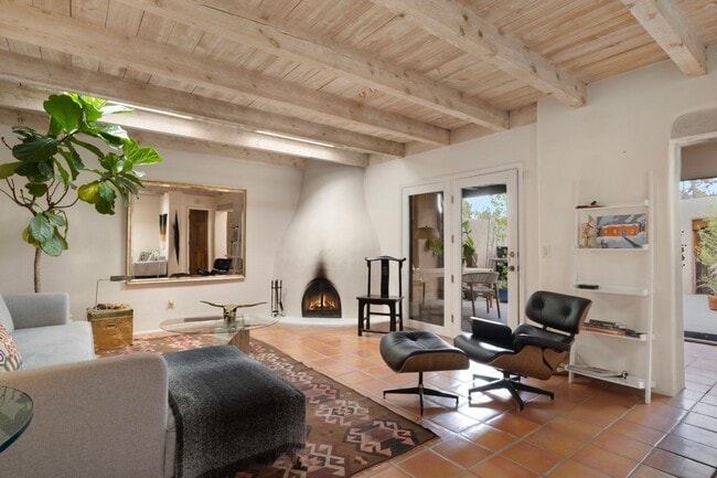 Photo - 303 Calle Loma Norte