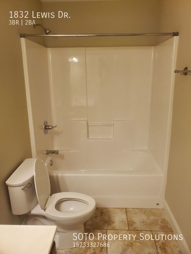 3 BD / 2 BA Duplex Rental House Rental in Jackson, MO