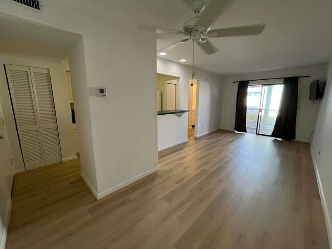 Photo - studio apartment Unit 22302 Vick St #112