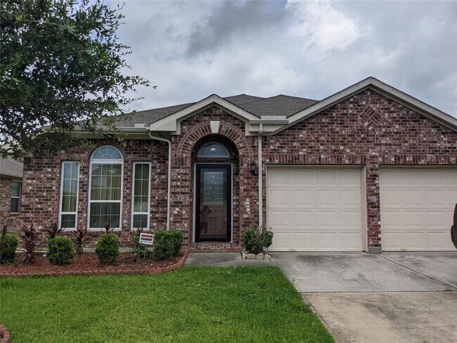 Photo - 13918 Goodridge Dr