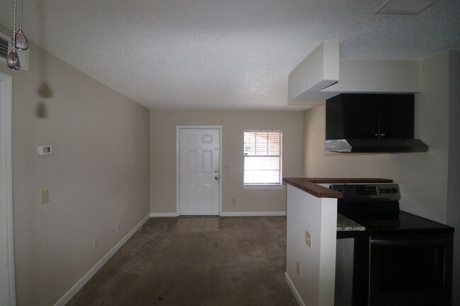 Photo - 406 W 9th St Unidad 302