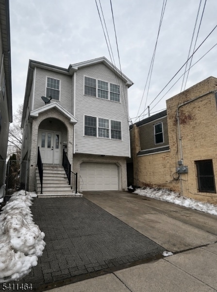 Building Photo - 1031 E Grand St