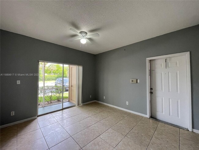 Photo - 840 Cypress Park Way Unidad B3