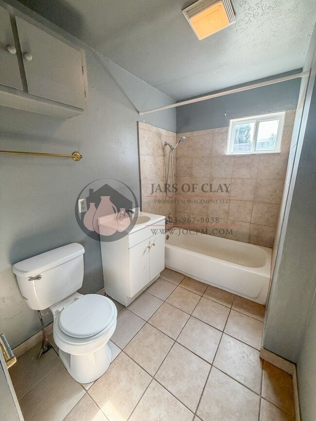 Photo - Dover Duplex 2025-1754 Unidad 4393 Dover Ave NE