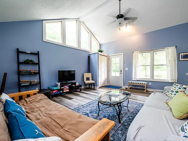 Photo - 2-bedroom, 1.0 bathroom Home within walkin...