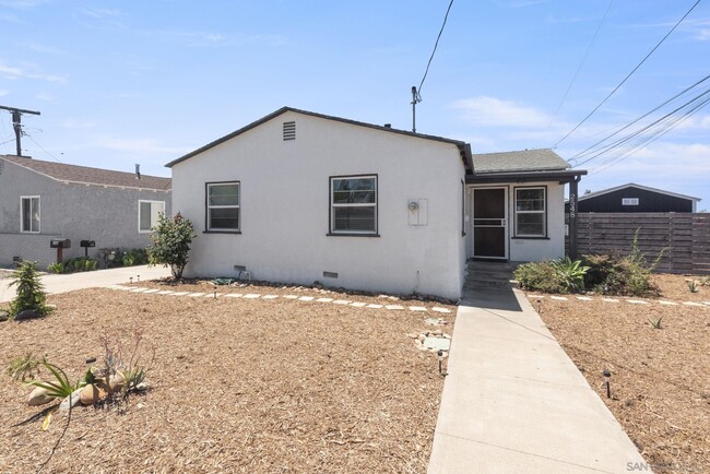 Building Photo - 2548 Violet St
