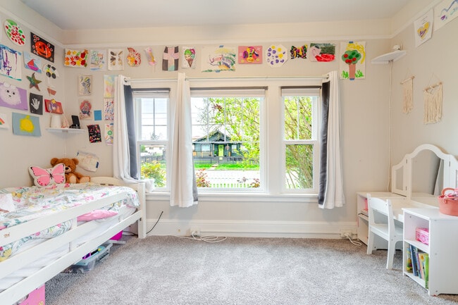 Photo - 200 W Arlington St Unidad Main Level