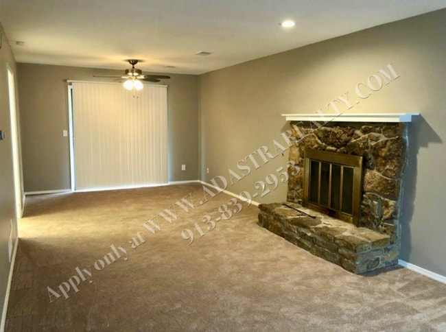Photo - Beautiful 3 Bedroom Duplex in Olathe-Avail...