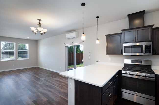 Photo - 604 F and S Grade Rd