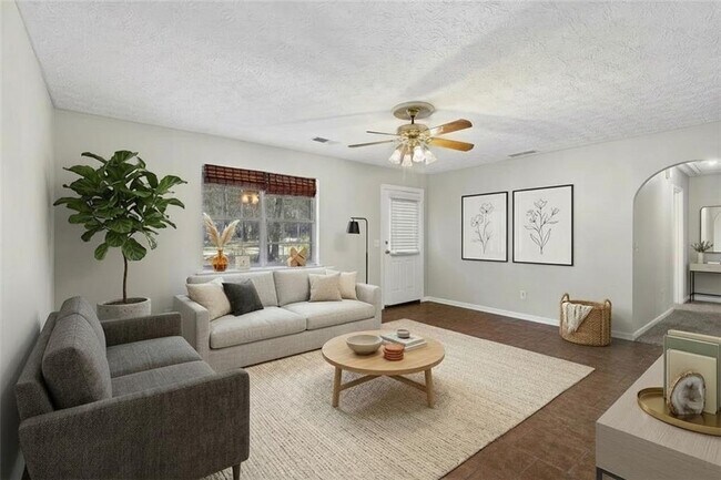 Photo - 120 Woodcrest Dr