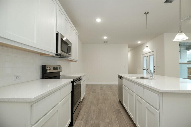 Photo - 436 Parkline Dr