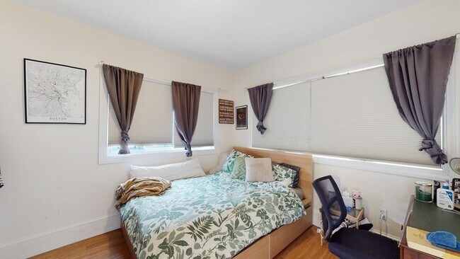 Photo - 112 Gladstone St Unit 4