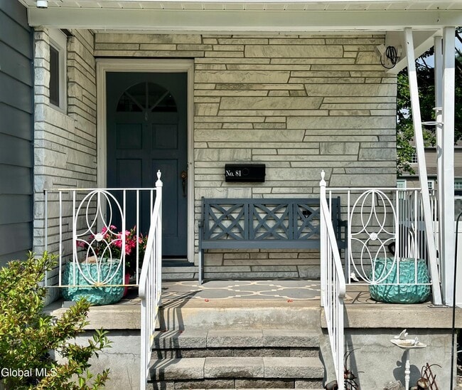 Photo - 81 Monroe St