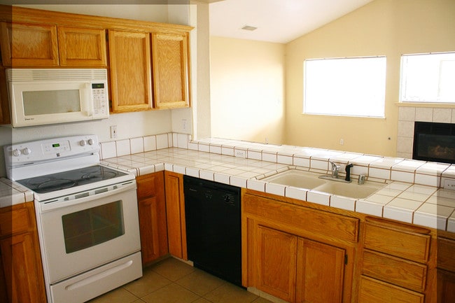 Photo - 3574 N State Ave