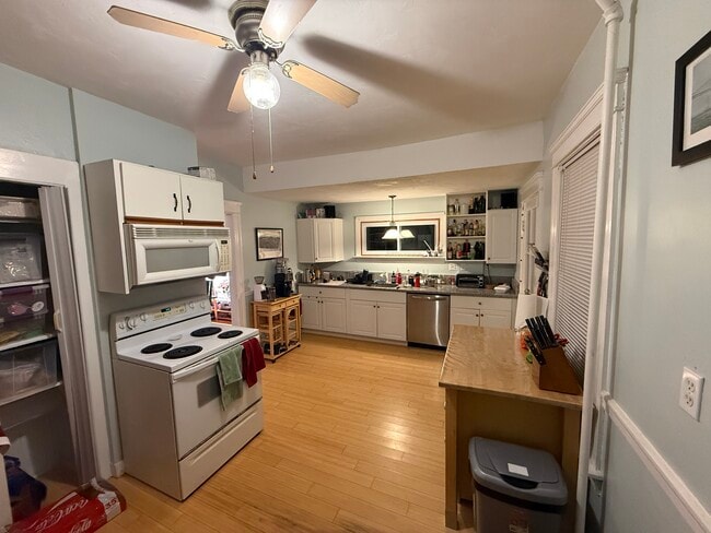 Photo - 304 Lake Ave