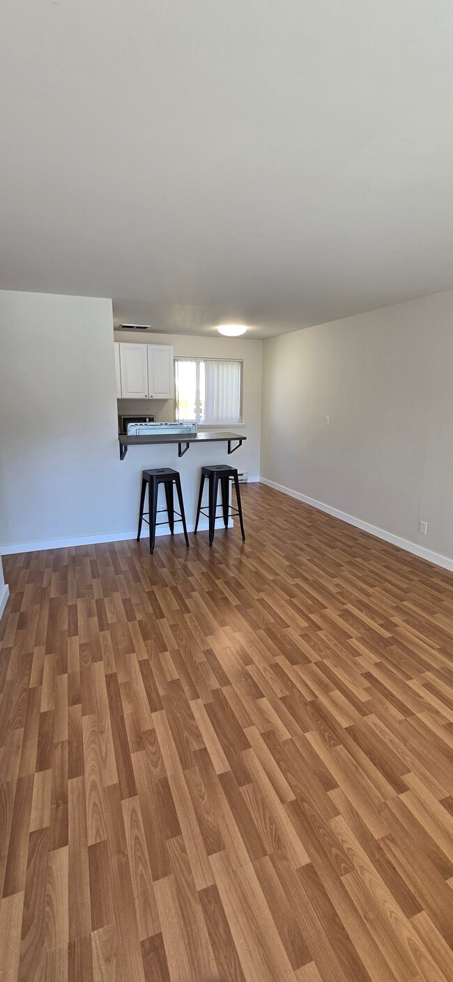 Photo - 400 NE 65th St