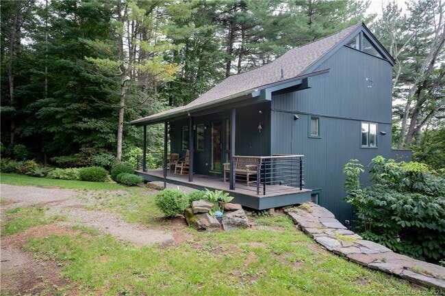 Photo - 198 Weatogue Rd