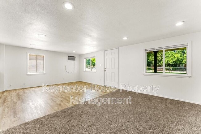 Photo - 1912 S Owyhee St Unit 3