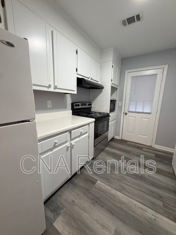 Photo - 270 Kimberly Way SW