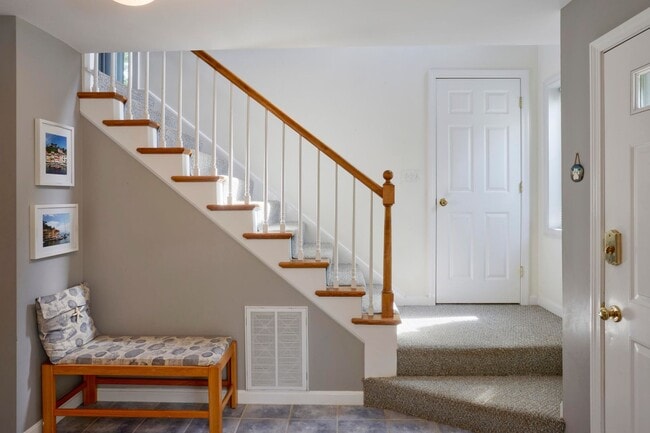 Photo - 9 Riverview Dr