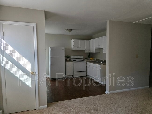 Photo - 2231 Summit St Unit Apt B