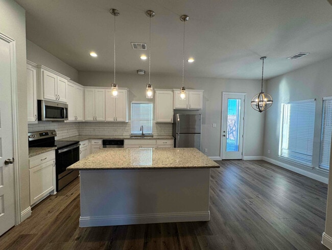 Photo - 4933-5015 Villas Dr Unit 5013