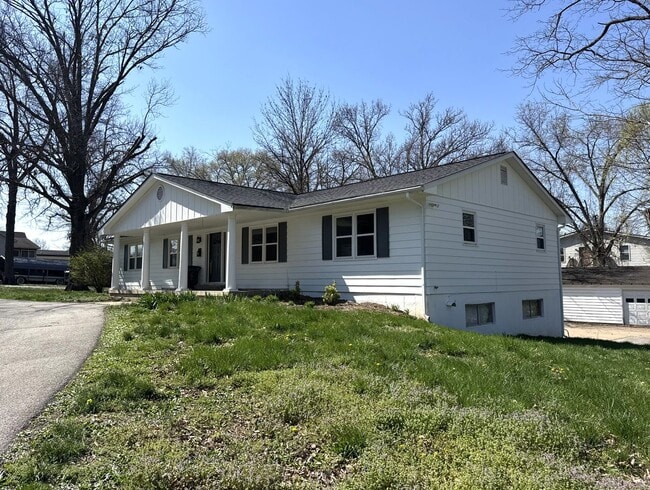 Building Photo - 3 BR 3 BA Ranch in Troy, MO Rental