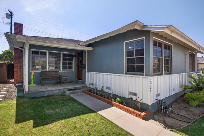 Photo - 3 Bed, 2 Bath home in quiet neighborhood