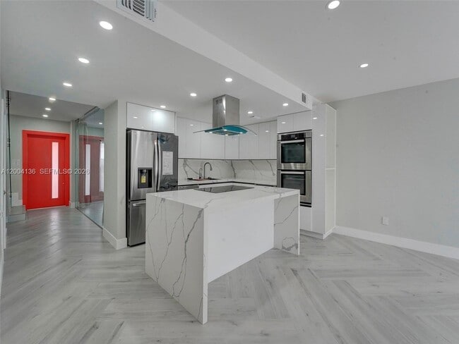 Photo - 3744 NE 167th St